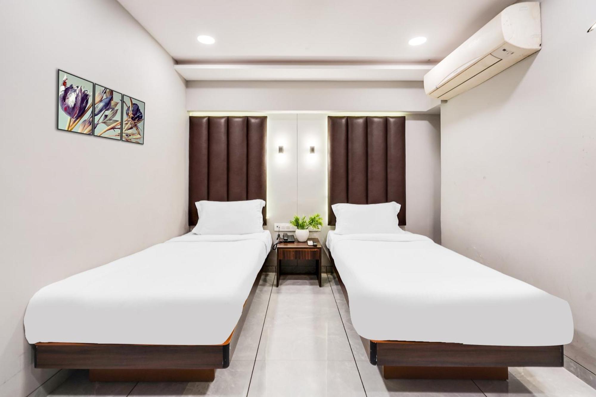 Отель Palette Country Club Сурат Экстерьер фото